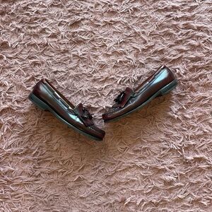 VTG ⏰ G.H. BASS tassel loafers in this beautiful burgundy color